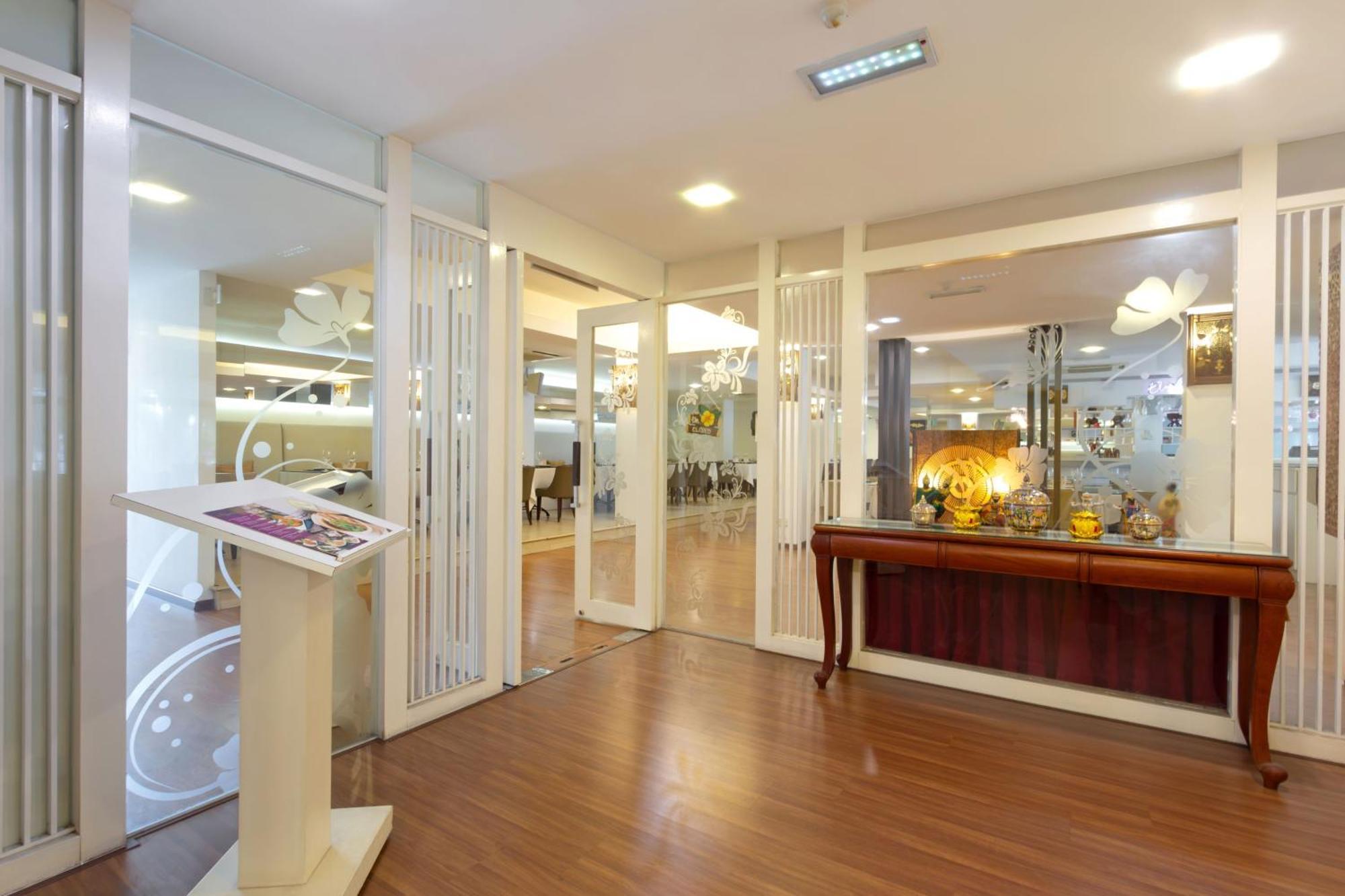 Kings Hotel 3*